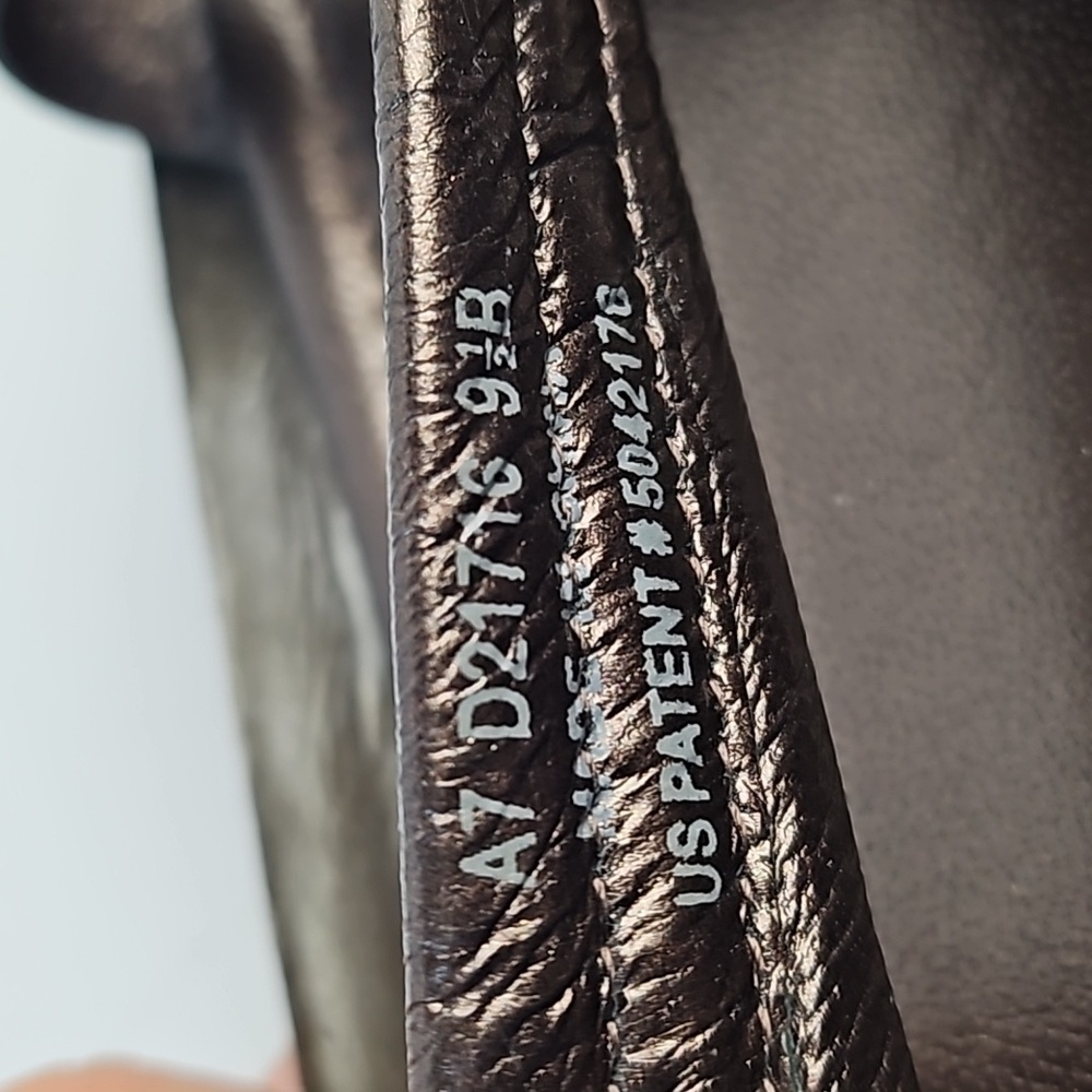 Cole Haan Brown Sandals with Crisscross Straps and Contoured Footbed - Picture 16 of 16